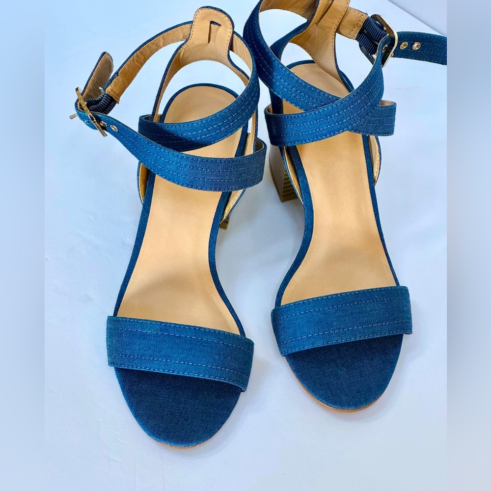 Apt. 9 blue denim size 7
